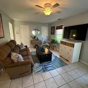  Apartment Chicks Retreat United States